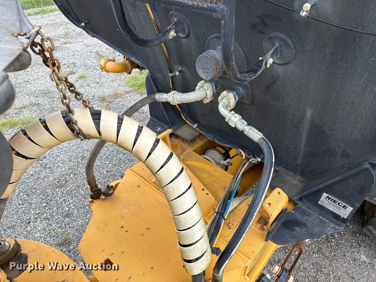 image for item DP6136 2007 Volvo A25D water wagon