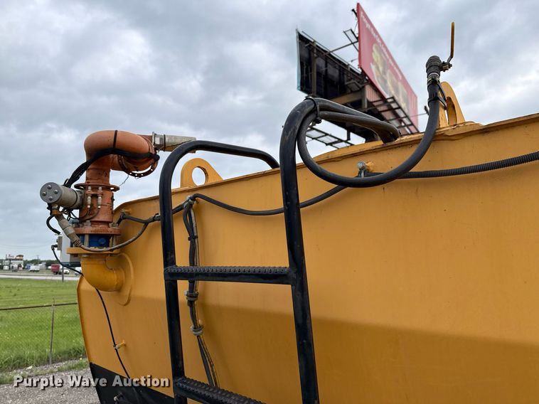 image for item DP6136 2007 Volvo A25D water wagon