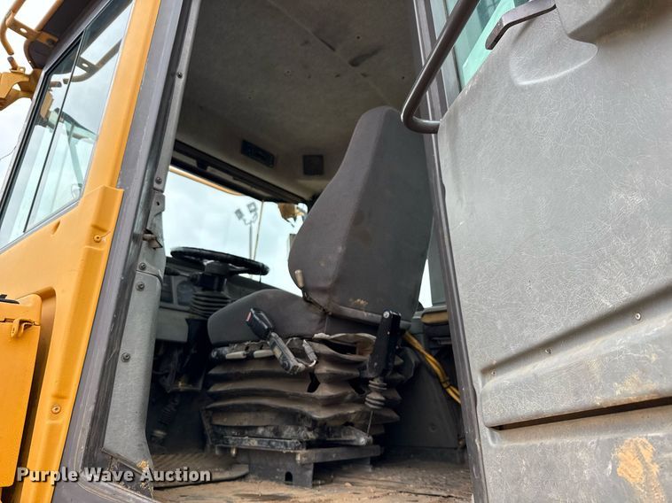 image for item DP6136 2007 Volvo A25D water wagon