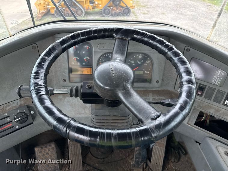 image for item DP6136 2007 Volvo A25D water wagon