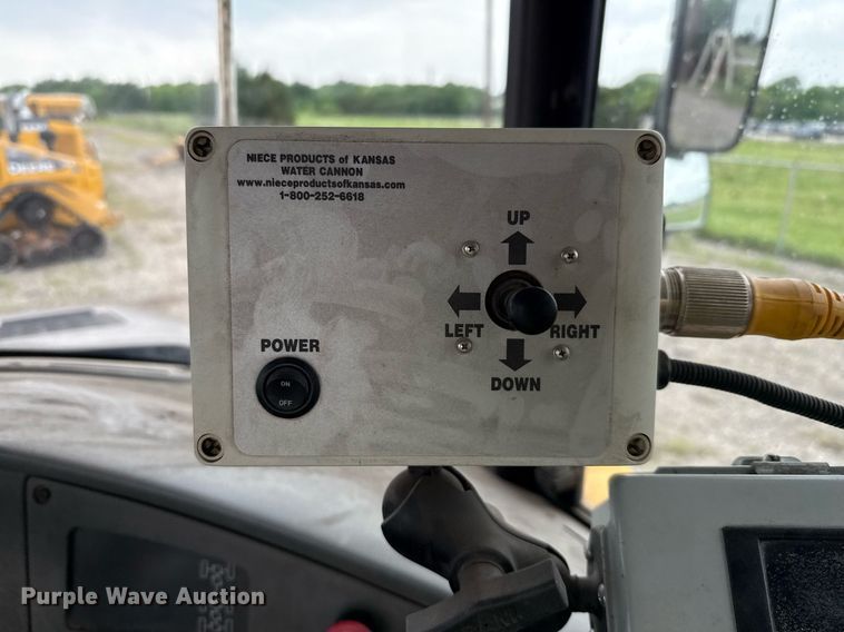 image for item DP6136 2007 Volvo A25D water wagon