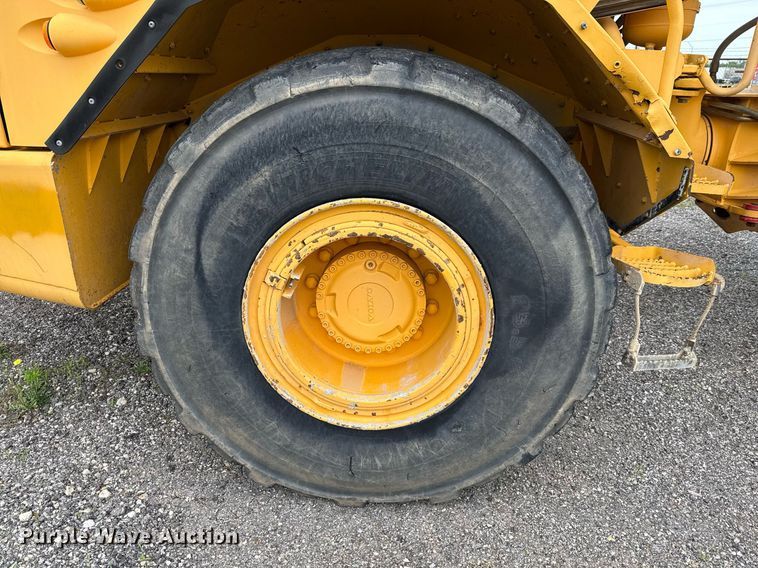 image for item DP6136 2007 Volvo A25D water wagon