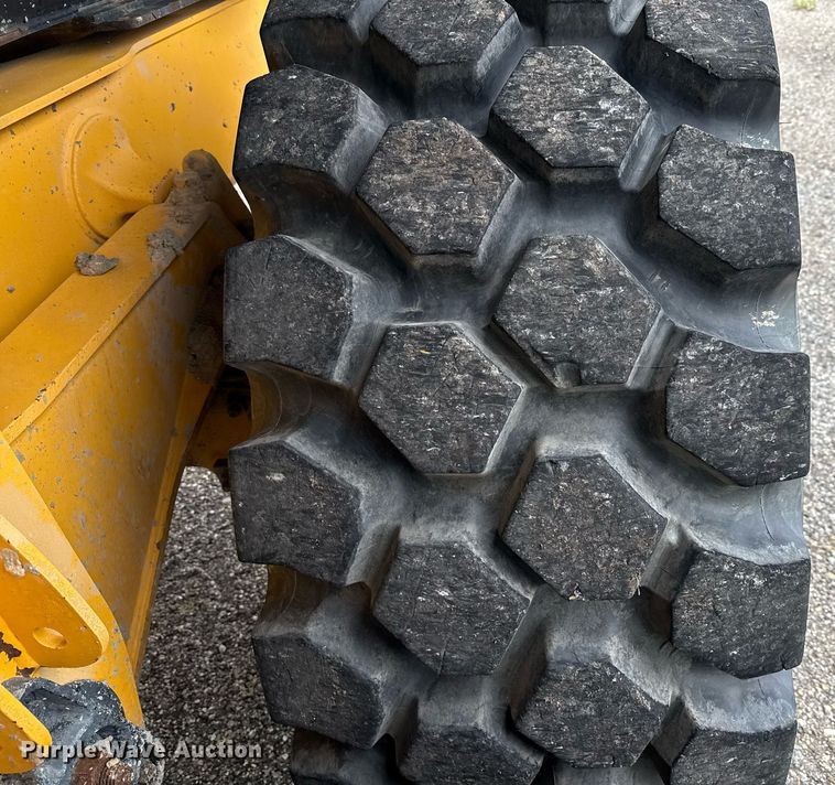 image for item DP6136 2007 Volvo A25D water wagon