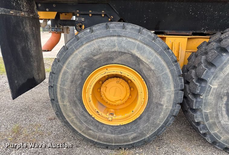 image for item DP6136 2007 Volvo A25D water wagon