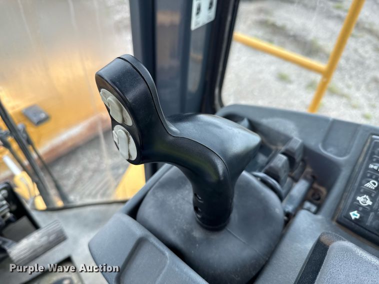 image for item DP6137 2016 John Deere 764 HSD dozer