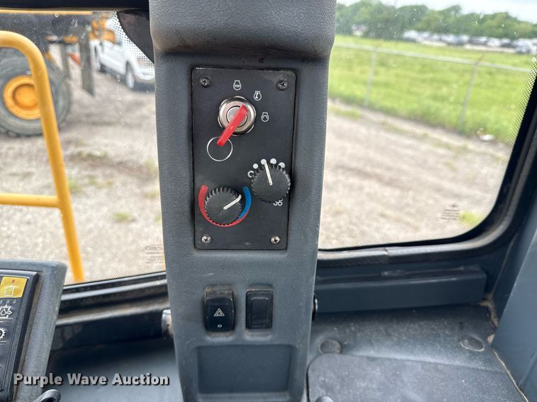 image for item DP6137 2016 John Deere 764 HSD dozer