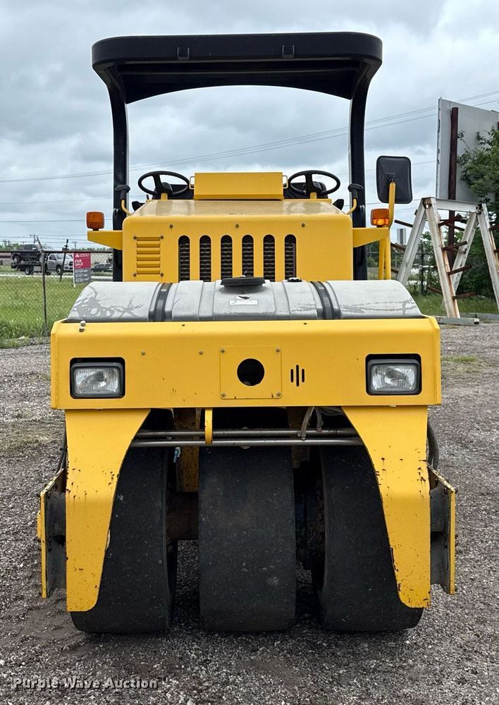 image for item DP6140 2017 Sakai GW751 pneumatic roller