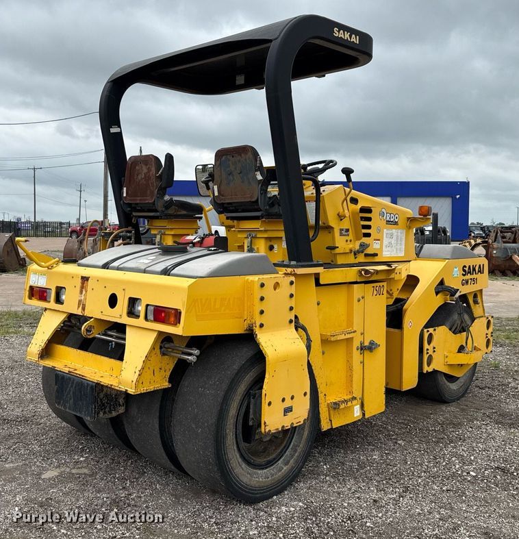 image for item DP6140 2017 Sakai GW751 pneumatic roller