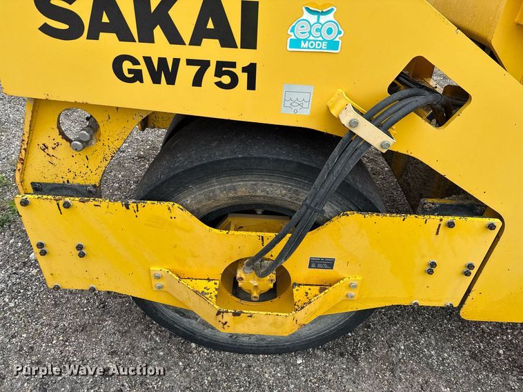 image for item DP6140 2017 Sakai GW751 pneumatic roller