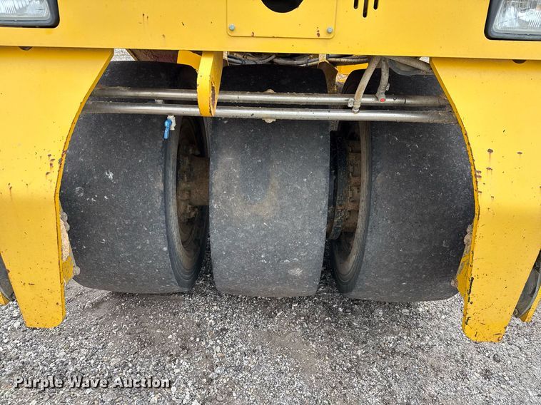 image for item DP6140 2017 Sakai GW751 pneumatic roller