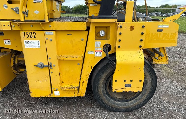 image for item DP6140 2017 Sakai GW751 pneumatic roller