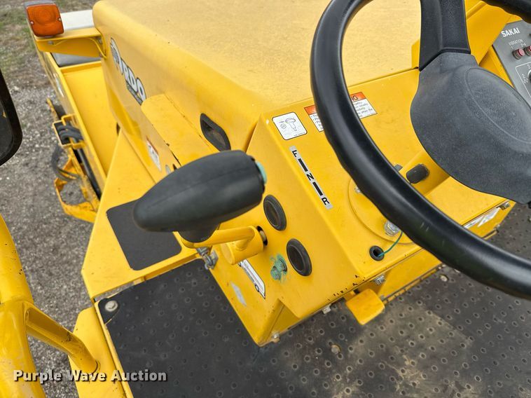 image for item DP6140 2017 Sakai GW751 pneumatic roller