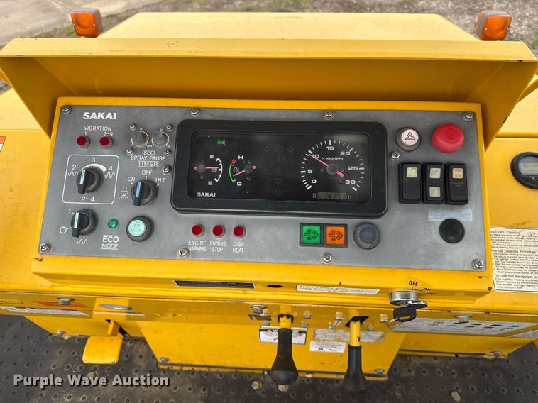 image for item DP6140 2017 Sakai GW751 pneumatic roller