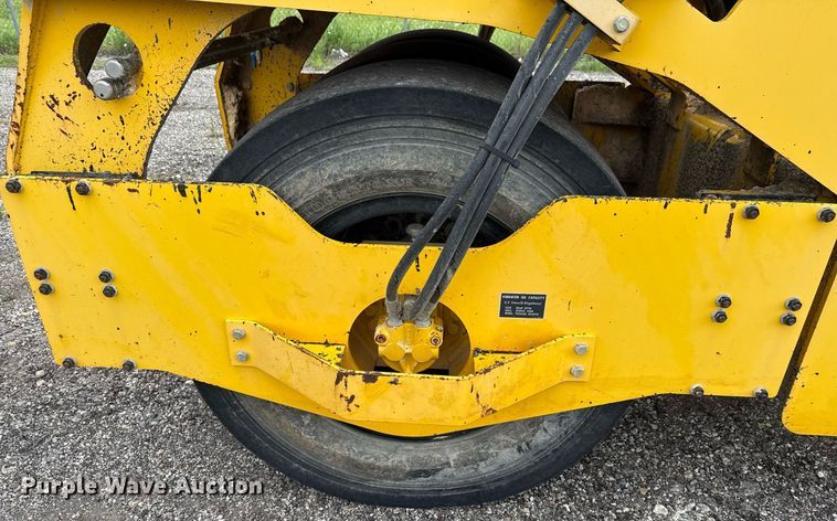 image for item DP6140 2017 Sakai GW751 pneumatic roller