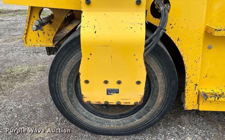 image for item DP6140 2017 Sakai GW751 pneumatic roller