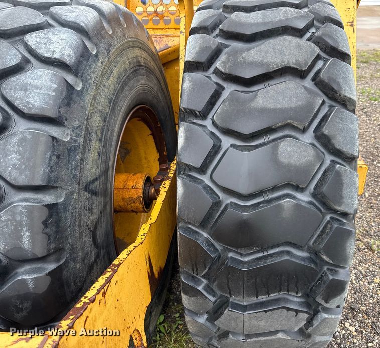 image for item DP6141 2006 John Deere  1810E scraper