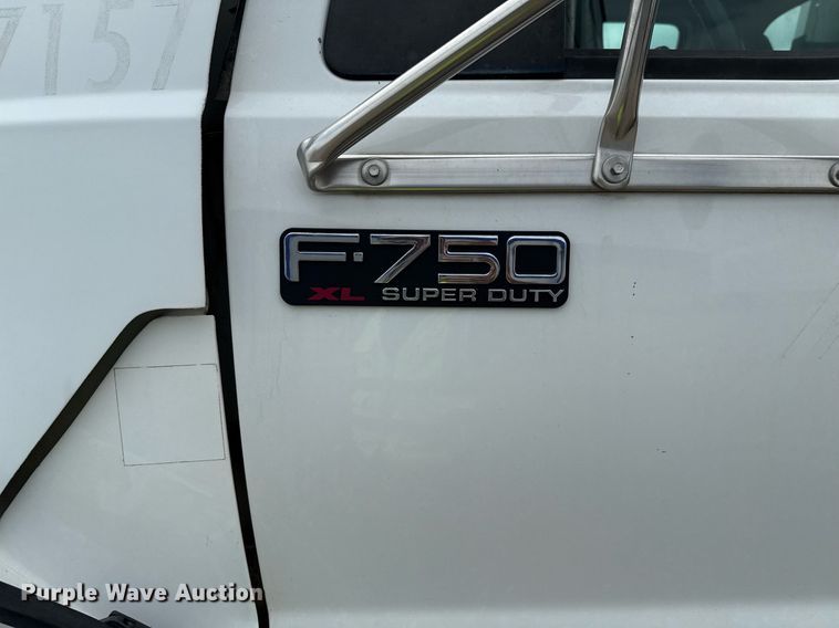 image for item DP6142 2015 Ford F750 Super Duty utility / service truck