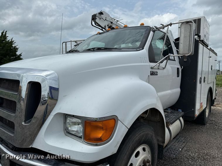 image for item DP6142 2015 Ford F750 Super Duty utility / service truck