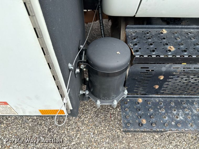 image for item DP6142 2015 Ford F750 Super Duty utility / service truck