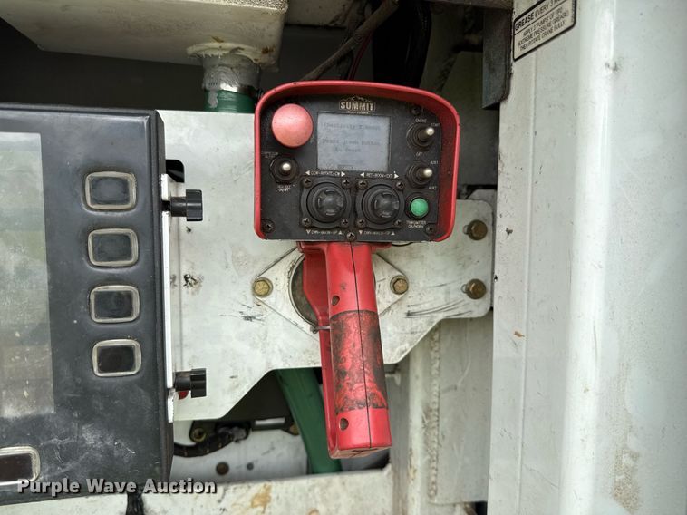 image for item DP6142 2015 Ford F750 Super Duty utility / service truck