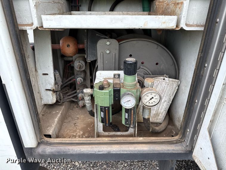 image for item DP6142 2015 Ford F750 Super Duty utility / service truck