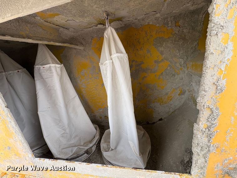 image for item DP6144 2012 Volvo A30F articulated cement spreader