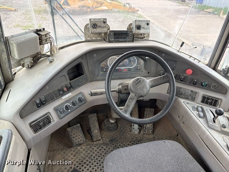 image for item DP6144 2012 Volvo A30F articulated cement spreader