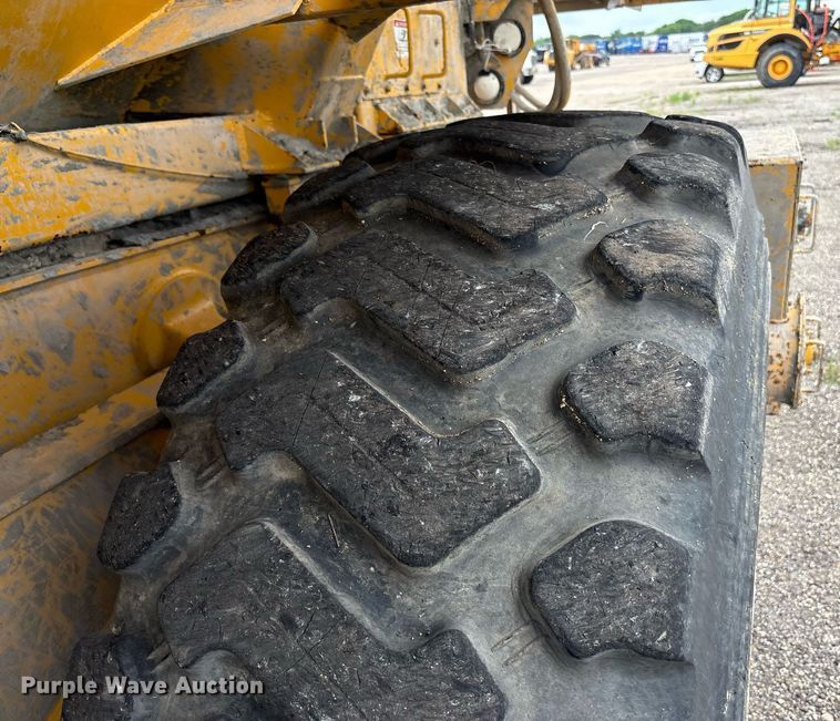 image for item DP6144 2012 Volvo A30F articulated cement spreader