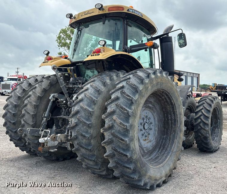 image for item DP6146 2014 Challenger MT685D MFWD tractor