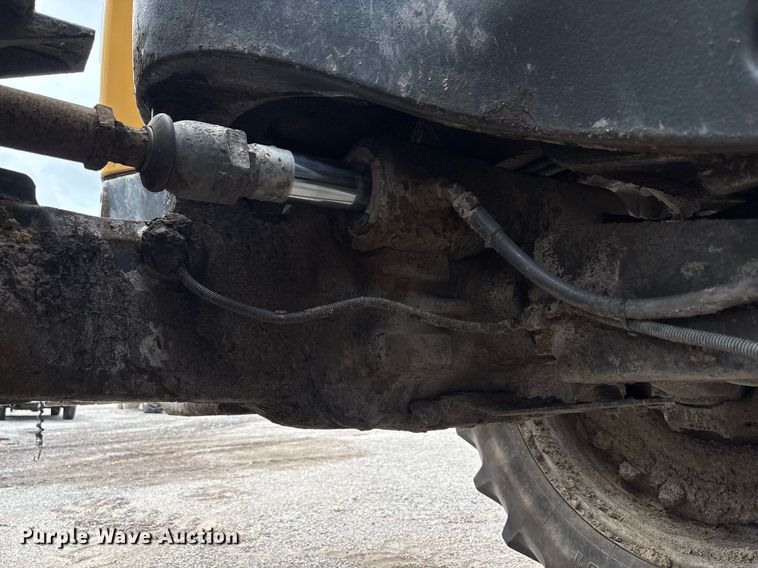 image for item DP6146 2014 Challenger MT685D MFWD tractor