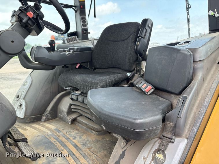 image for item DP6146 2014 Challenger MT685D MFWD tractor