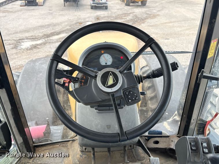 image for item DP6146 2014 Challenger MT685D MFWD tractor