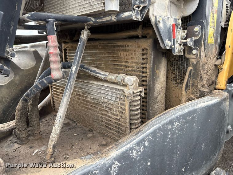 image for item DP6146 2014 Challenger MT685D MFWD tractor