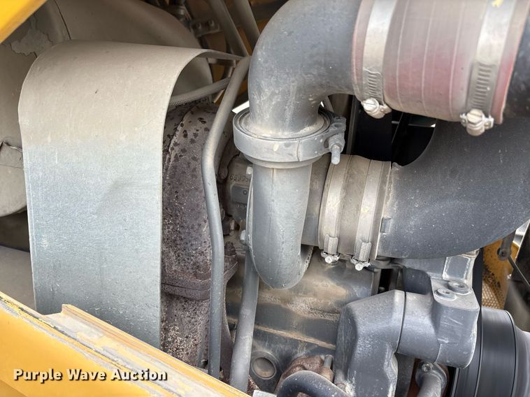 image for item DP6146 2014 Challenger MT685D MFWD tractor