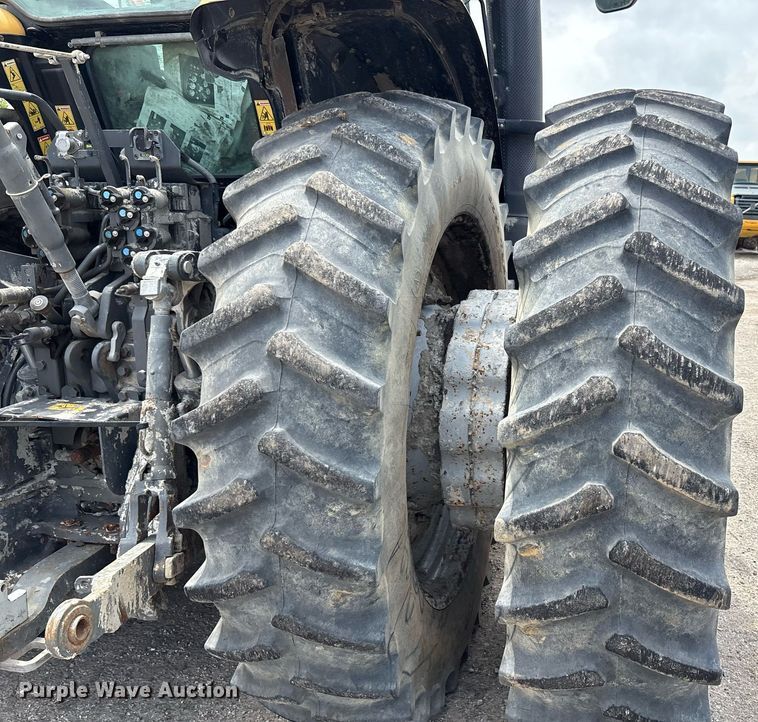 image for item DP6146 2014 Challenger MT685D MFWD tractor