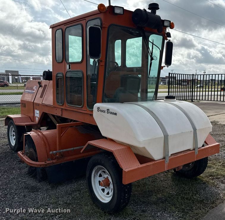 image for item DP6147 2016 Broce CRT350 broom