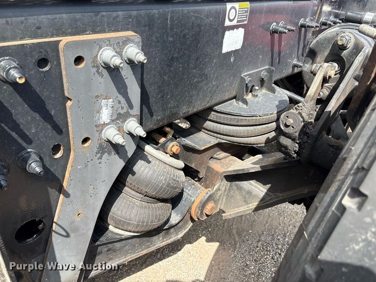 image for item DP6152 2016 Peterbilt 567 semi truck