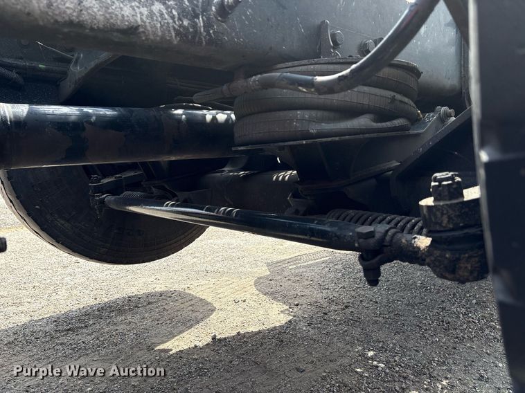 image for item DP6152 2016 Peterbilt 567 semi truck