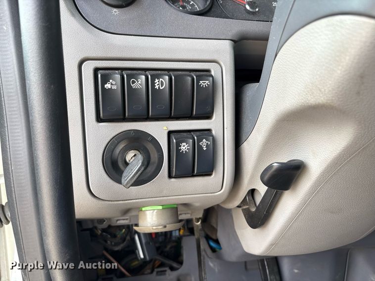 image for item DP6152 2016 Peterbilt 567 semi truck