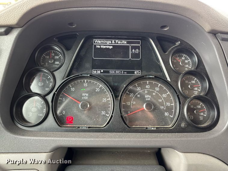 image for item DP6152 2016 Peterbilt 567 semi truck