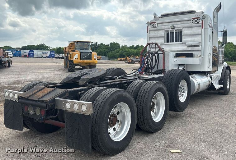 image for item DP6153 2014 Kenworth T800 semi truck