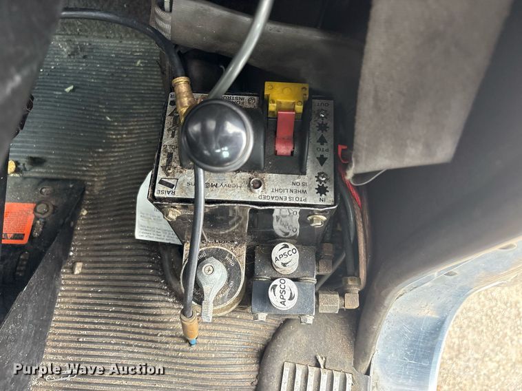 image for item DP6153 2014 Kenworth T800 semi truck