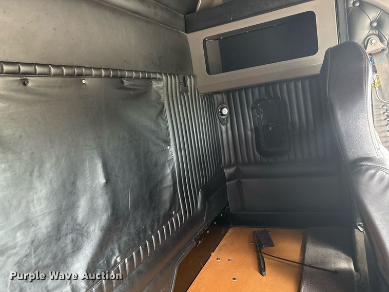 image for item DP6153 2014 Kenworth T800 semi truck