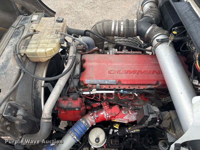 image for item DP6153 2014 Kenworth T800 semi truck