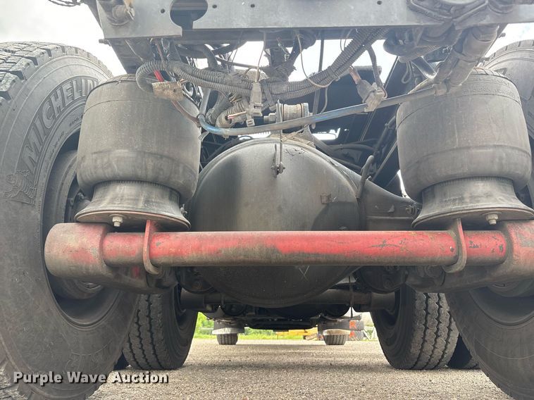 image for item DP6153 2014 Kenworth T800 semi truck