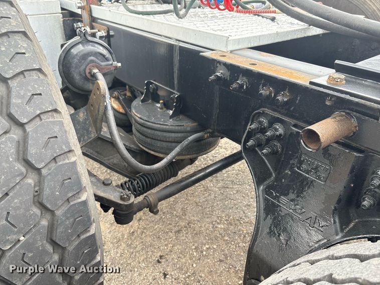 image for item DP6153 2014 Kenworth T800 semi truck