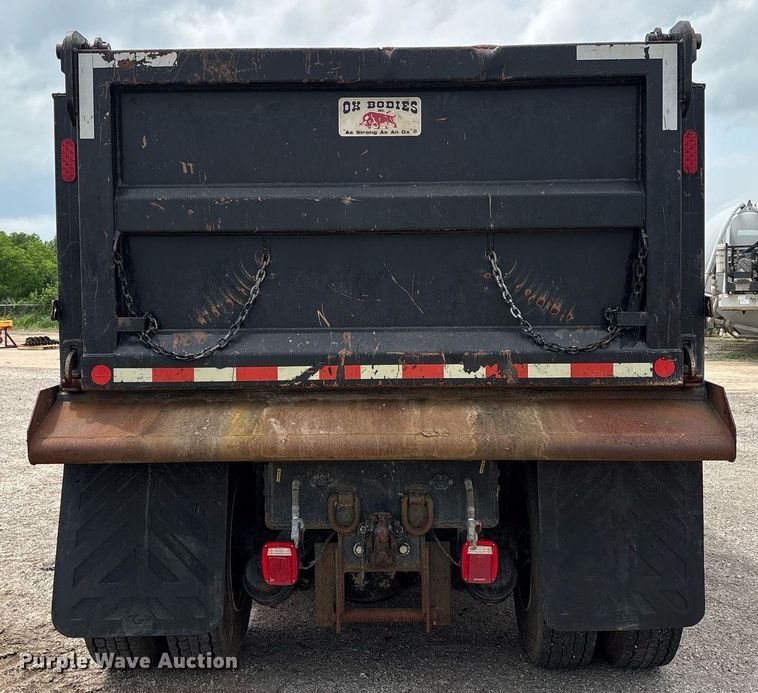 image for item DP6154 2018 Peterbilt 348 dump truck