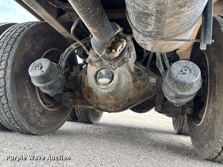 image for item DP6154 2018 Peterbilt 348 dump truck