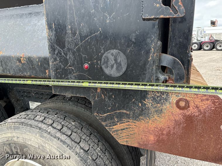 image for item DP6154 2018 Peterbilt 348 dump truck