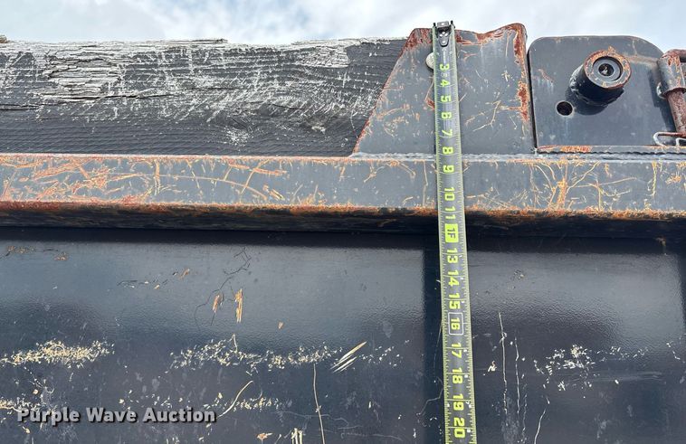 image for item DP6154 2018 Peterbilt 348 dump truck